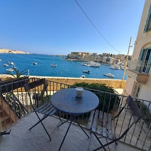 Seaview Gem In Birgu Malta! Villa Exterior photo