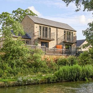 The Swans Nest Lock View Villa Skipton Exterior photo