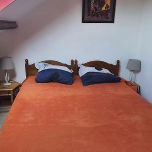 Domi Et Les Chats Bed & Breakfast Barbezieres Exterior photo