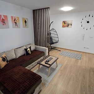 Apartman Muzika Jagodina Apartment Exterior photo