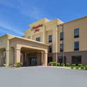 Hampton Inn Milford Exterior photo