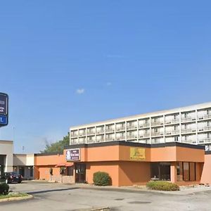 Baymont By Wyndham Youngstown Exterior photo