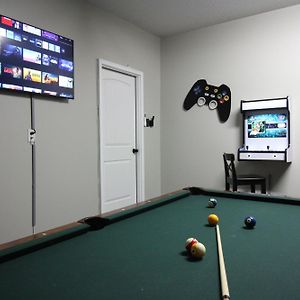 Crystal Coast Retreat With Game Room In Central Location Swansboro Exterior photo