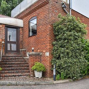 The Boat House Villa Canterbury Exterior photo