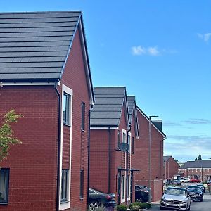 Eves Homestay Bushbury Exterior photo