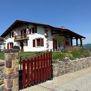 Location D'Une Maison Typique Du Pays Basque Villa Caro  Exterior photo