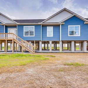 Quiet Bayfront Hayes Home With Deck And Private Beach! Yorktown Exterior photo