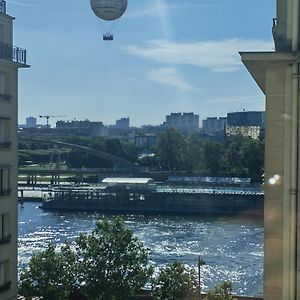 View Sur La Seine Apartment Paris Exterior photo