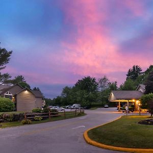 Best Western Inn & Suites Rutland-Killington Exterior photo