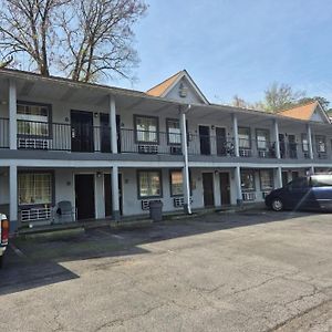 Woodberry Inn & Suites By Oyo Rome Exterior photo