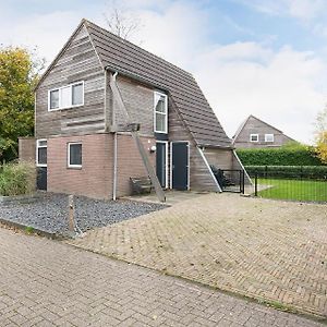 Praechtiges Ferienhaus Im Wassererholungspark Yn'E Lijte Grou - Leeuwarden Villa Exterior photo