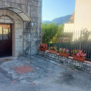 Casale Di Pesche Bed & Breakfast Exterior photo