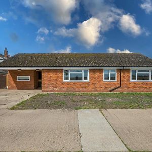 Pass The Keys The Wagtails Villa Rochford Exterior photo