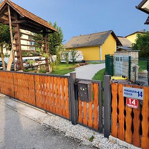 Kmecka Hisa Rodica Hotel Domzale Exterior photo