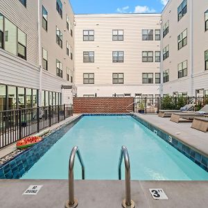 New! Luxury Apt With Pool, Roof Deck, Fitness Center, King Bed Apartment Philadelphia Exterior photo