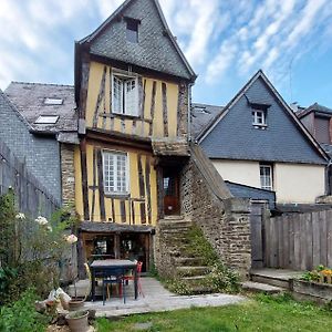 4 Bedroom Beautiful Home In Fougeres Exterior photo