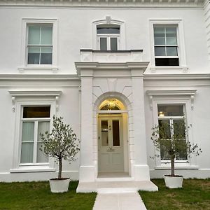 Willow House, Georgian Property In Shepperton Apartment Exterior photo