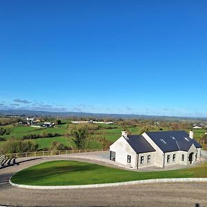 Crohill Hideaway Villa Newry Exterior photo