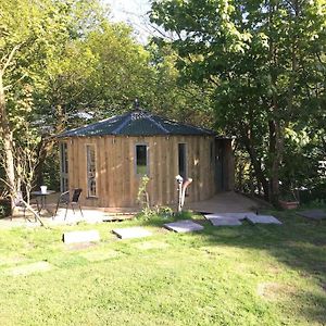 The Roundhouse - Unique Space Nestled In The Trees Villa Begelly Exterior photo