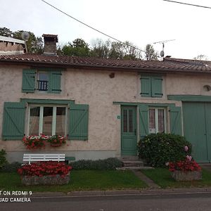 Gite Familial Spacieux Avec Cheminee, Jardin Et Terrasse, Proche De Verdun Et Bar-Le-Duc - Fr-1-585-69 Villa Reffroy Exterior photo