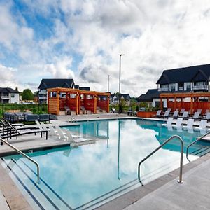 Research Commons Apartments By Barsala Rideout Village Exterior photo