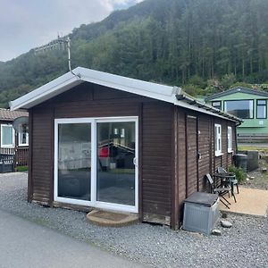 Beautiful Chalet In Clarach Bay Holiday Village Aberystwyth Exterior photo