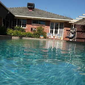 Hampton Spacious House & Pool Villa Melbourne Exterior photo