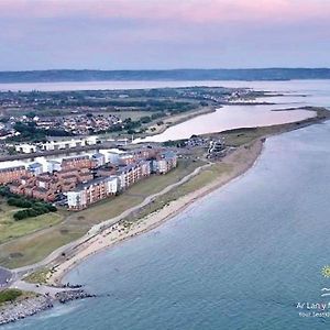 Ar Lan Y Mor - Stunning 2 Bed Coastal Apartment Llanelli Exterior photo