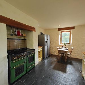 Pandy Farmhouse - Panoramic Mountain Views Within Snowdonia'S National Park - 4X4 Recommended Villa Dolgellau Exterior photo