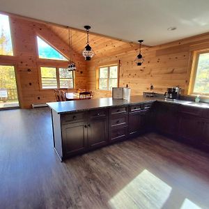 Scoot Cabin - Dogs Welcome! Villa Carrabassett Valley Exterior photo