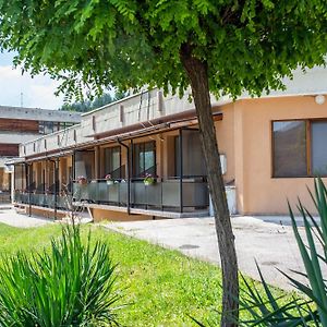 Комплекс Плавис Hotel Tryavna Exterior photo