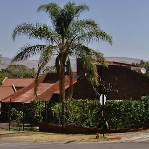 Yolandre Hotel Rustenburg Exterior photo