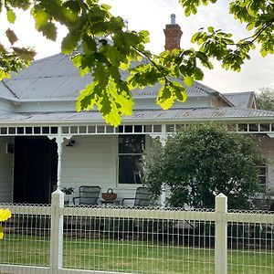 Oakview Country House Maffra Villa Exterior photo