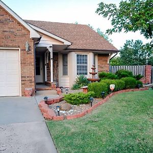 The Home Base Mcconnell Afb, Hot Tub 3 Bed 2 Bath Wichita Exterior photo