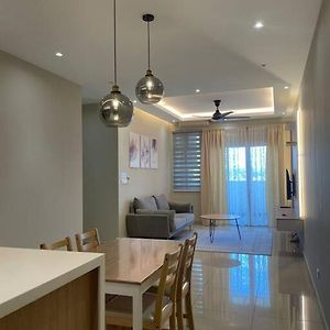 Meridin Bayvue - 3Br - 6 Pax - Near Mmhe Apartment Kampong Kuala Masai Exterior photo