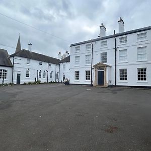 South Wing Of Edwinstowe Hall Villa Exterior photo