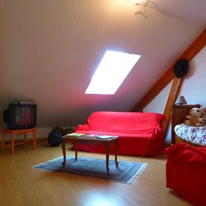 Chambre Bleue Lumineuse Et Climatisee - Fr-1-591-672 Bed & Breakfast Velles  Exterior photo