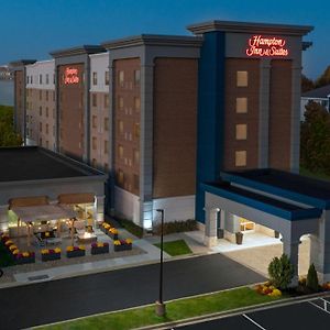 Hampton Inn & Suites Cleveland-Beachwood Exterior photo