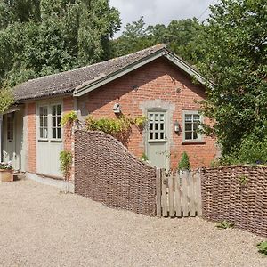 The Coach House Villa Tattingstone Exterior photo