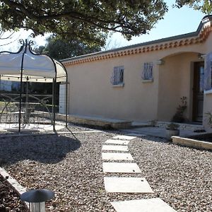 Chambre D'Hotes Des Couleurs Et Des Mots Bed & Breakfast Villeneuve-de-Berg Exterior photo