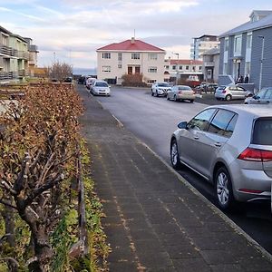 Cozy Apartment Keflavik Exterior photo