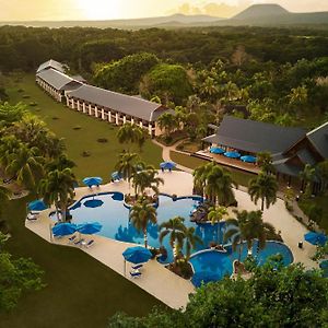 Sheraton Samoa Beach Resort Mulifanua Exterior photo