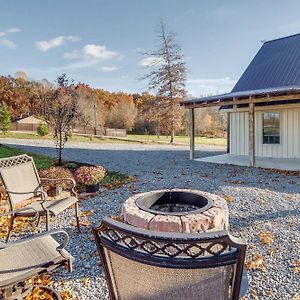 Peaceful Russell Springs Home With Fire Pit And Pond! Exterior photo