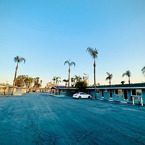 King'S Inn Motel Kingsburg Exterior photo