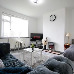 Blackrod House, Near Bolton, Free Parking, Sleeps 5, Long Or Short Stays By Nmb Property Exterior photo