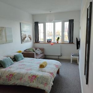 Guest Suite 50M From The Beach Bognor Regis Exterior photo