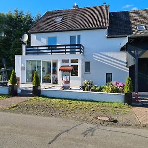 Guesthouse Wallenborn - Appartement Exterior photo