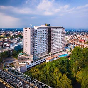 Everyday Smart Hotel Malang Exterior photo