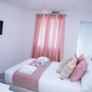 Harrow Luxury Flat With Free Parking. Apartment London Exterior photo