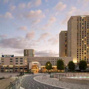 Hilton New Orleans Riverside Hotel Exterior photo